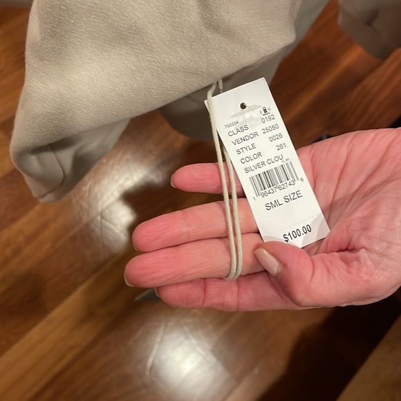 Essentials Fear of God hoodie. BRAND NEW with tags. - Picture 3 of 3
